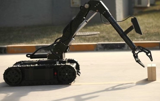 Ρομπότ υπερασπιστών ασφάλειας και υπεράσπισης EOD με τα όπλα